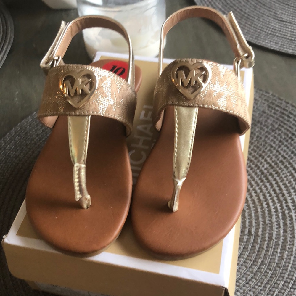 New kids Mk sandals